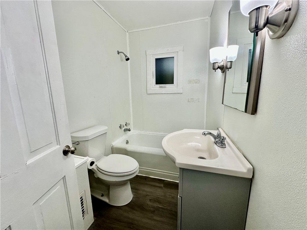 Ellwood City, Pennsylvania 16117, United States, 3 Bedrooms Bedrooms, ,1 BathroomBathrooms,Residential,Active,186300