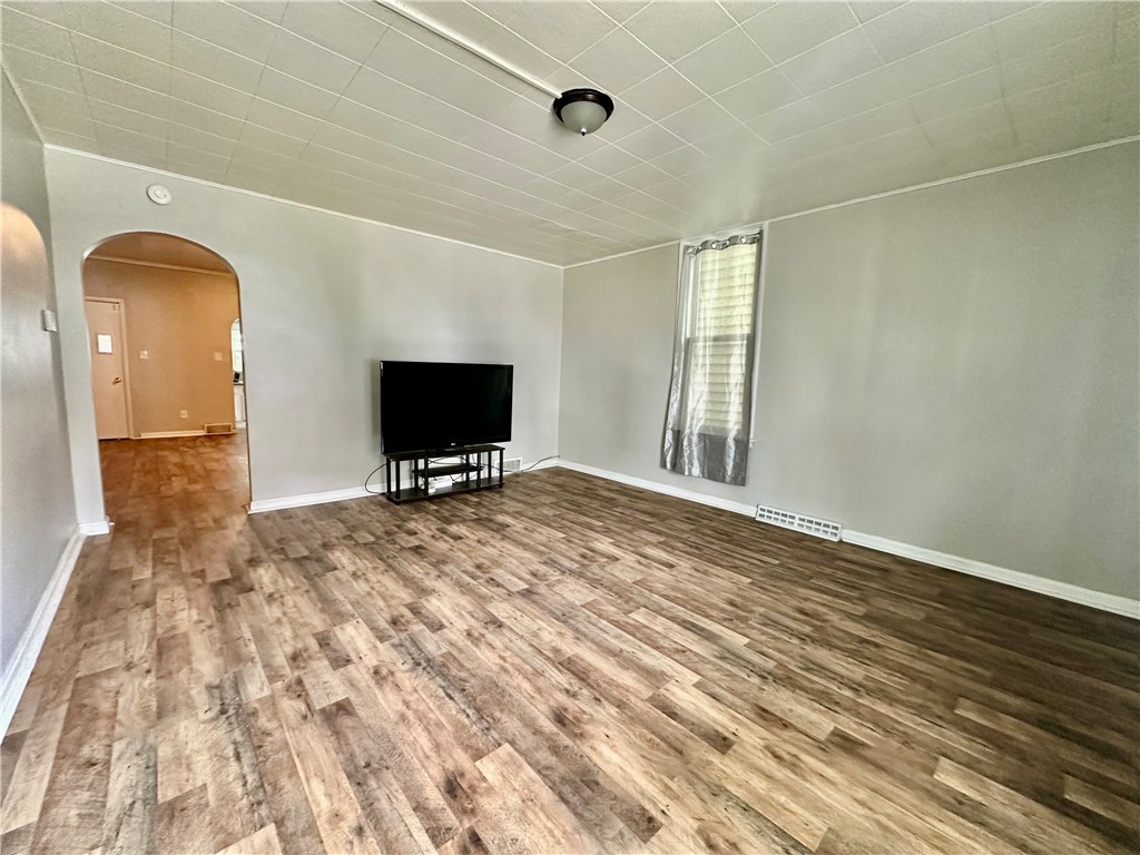 Ellwood City, Pennsylvania 16117, United States, 3 Bedrooms Bedrooms, ,1 BathroomBathrooms,Residential,Active,186300