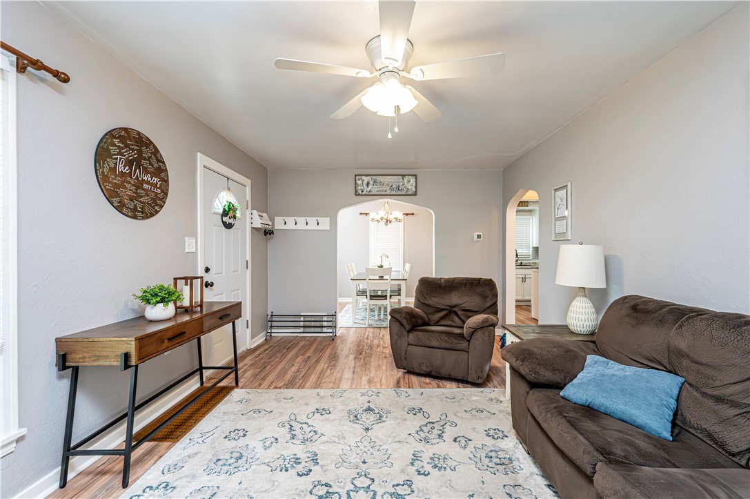 Jeannette, Pennsylvania 15644, United States, 3 Bedrooms Bedrooms, ,2 BathroomsBathrooms,Residential,Contingent,194172