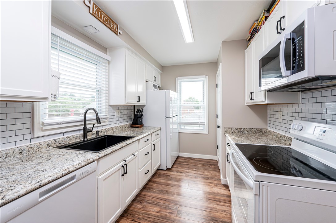 Jeannette, Pennsylvania 15644, United States, 3 Bedrooms Bedrooms, ,2 BathroomsBathrooms,Residential,Contingent,194172