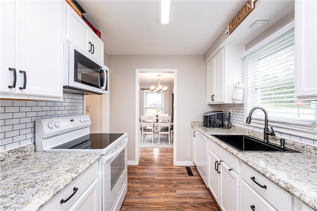 Jeannette, Pennsylvania 15644, United States, 3 Bedrooms Bedrooms, ,2 BathroomsBathrooms,Residential,Contingent,194172