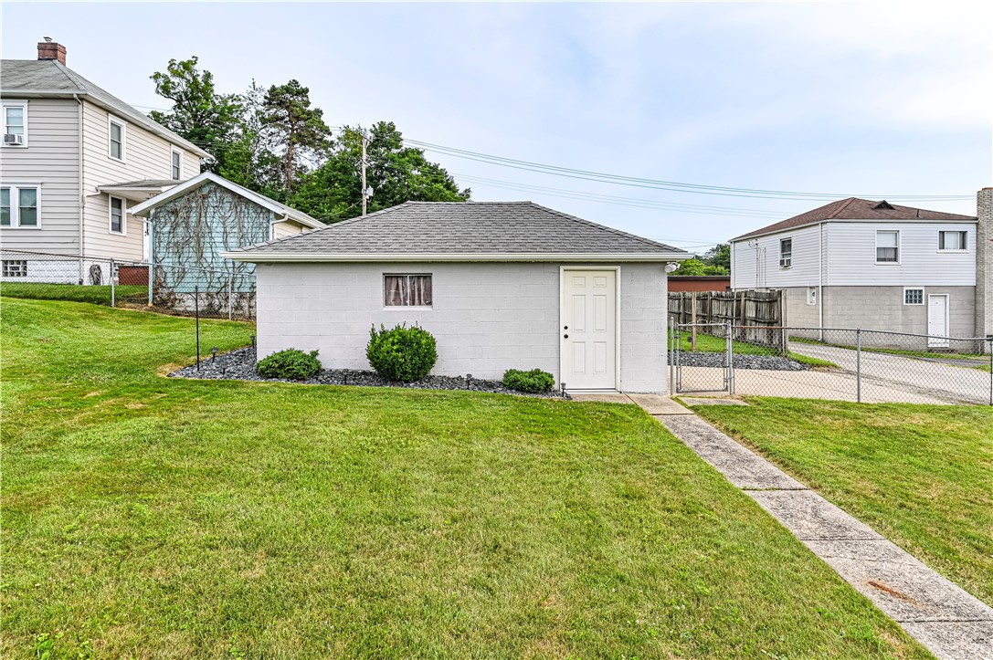 Jeannette, Pennsylvania 15644, United States, 3 Bedrooms Bedrooms, ,2 BathroomsBathrooms,Residential,Contingent,194172