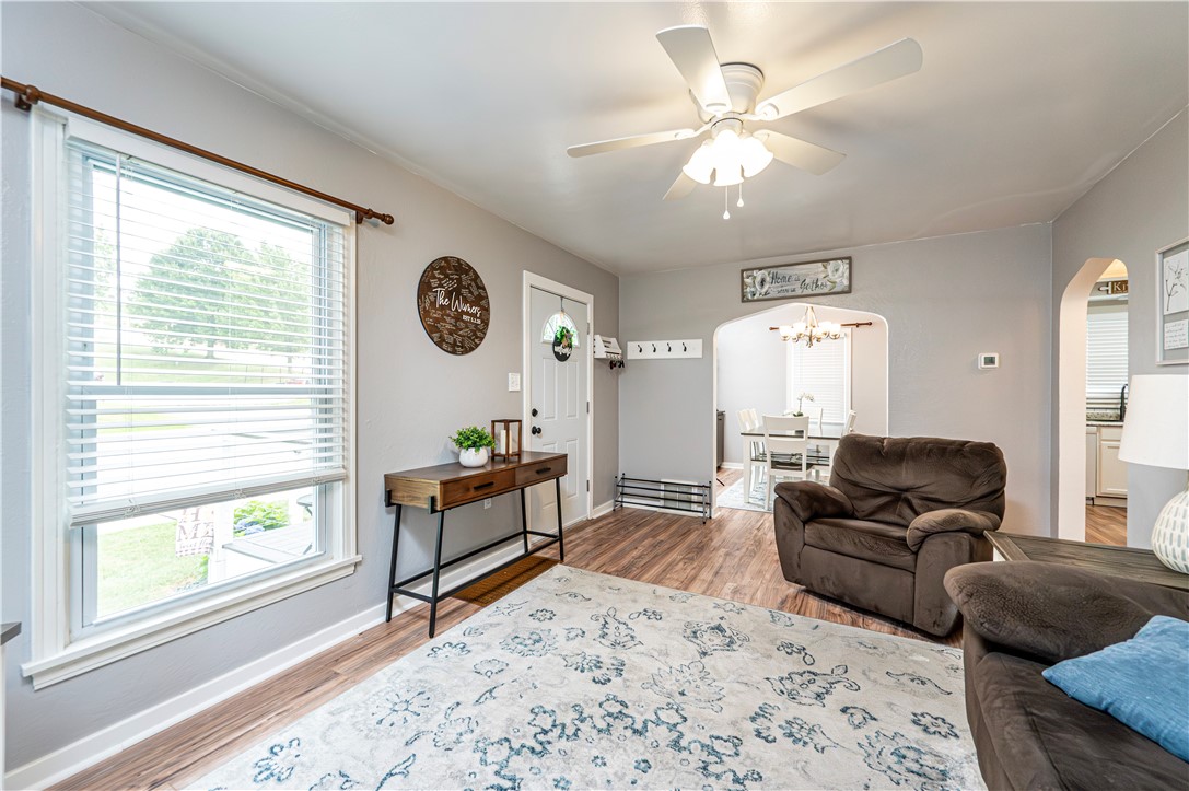 Jeannette, Pennsylvania 15644, United States, 3 Bedrooms Bedrooms, ,2 BathroomsBathrooms,Residential,Contingent,194172