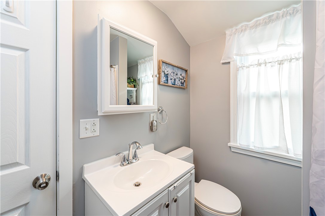 Jeannette, Pennsylvania 15644, United States, 3 Bedrooms Bedrooms, ,2 BathroomsBathrooms,Residential,Contingent,194172