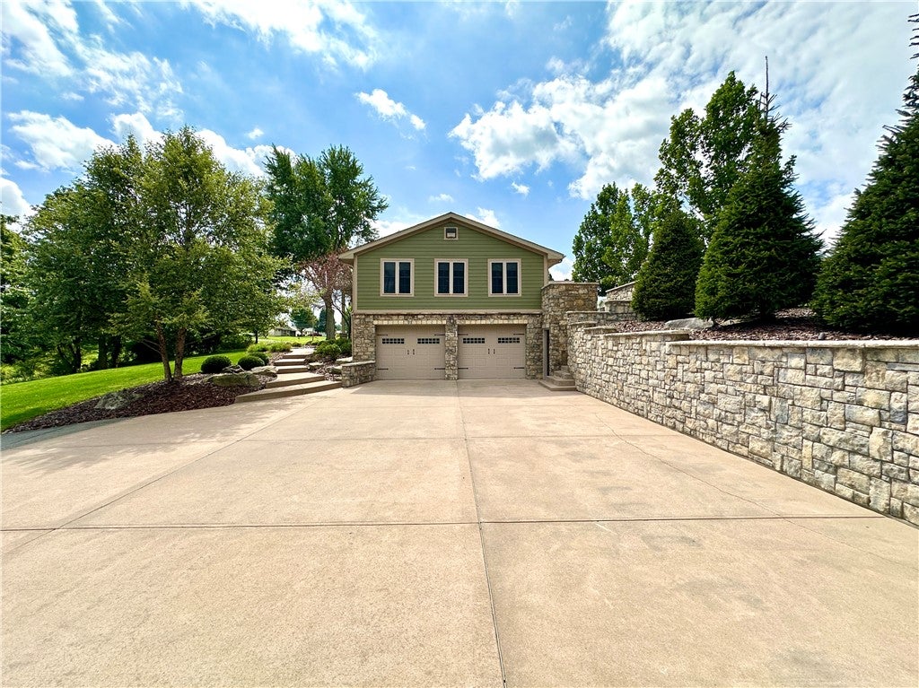 2058 Mercer New Wilmington Rd