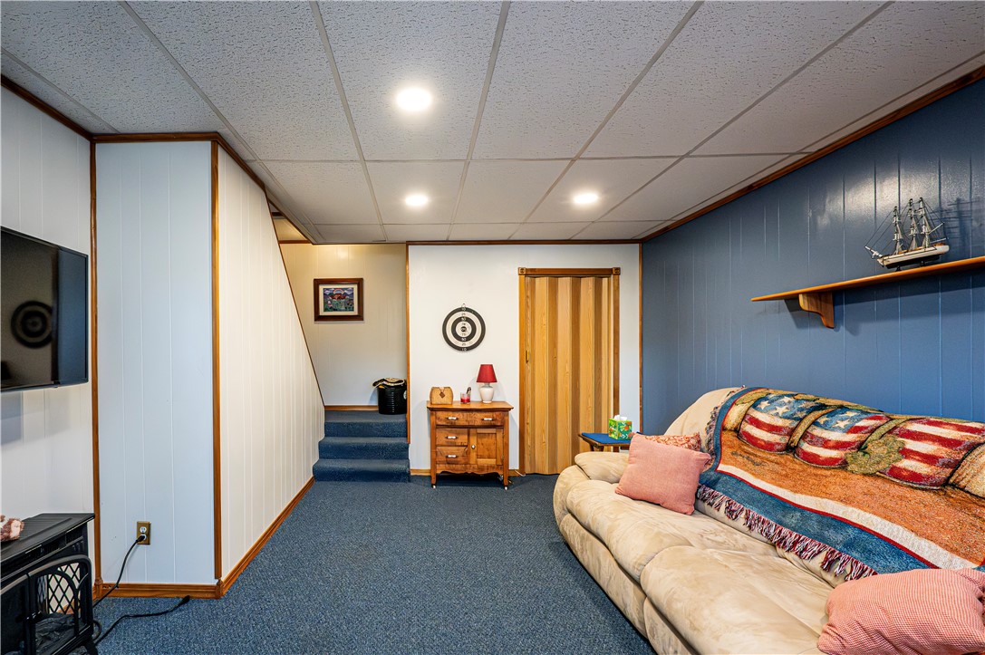 Greensburg, Pennsylvania 15601, United States, 4 Bedrooms Bedrooms, ,2 BathroomsBathrooms,Residential,Contingent,113011