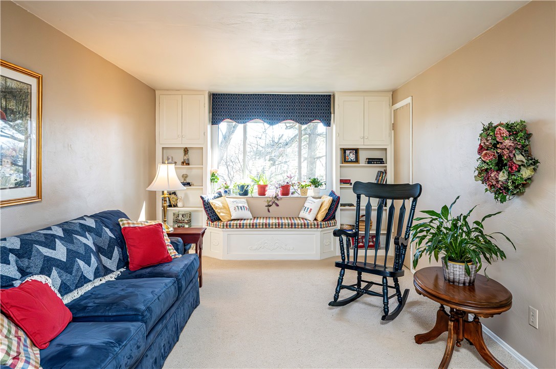 Greensburg, Pennsylvania 15601, United States, 4 Bedrooms Bedrooms, ,2 BathroomsBathrooms,Residential,Contingent,113011