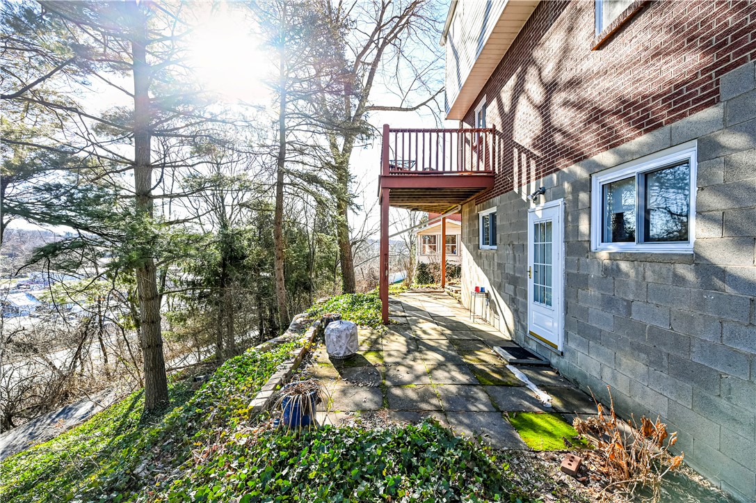 Greensburg, Pennsylvania 15601, United States, 4 Bedrooms Bedrooms, ,2 BathroomsBathrooms,Residential,Contingent,113011