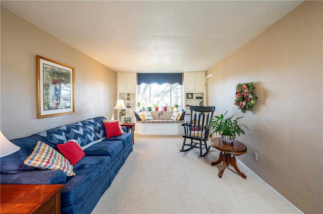 Greensburg, Pennsylvania 15601, United States, 4 Bedrooms Bedrooms, ,2 BathroomsBathrooms,Residential,Contingent,113011