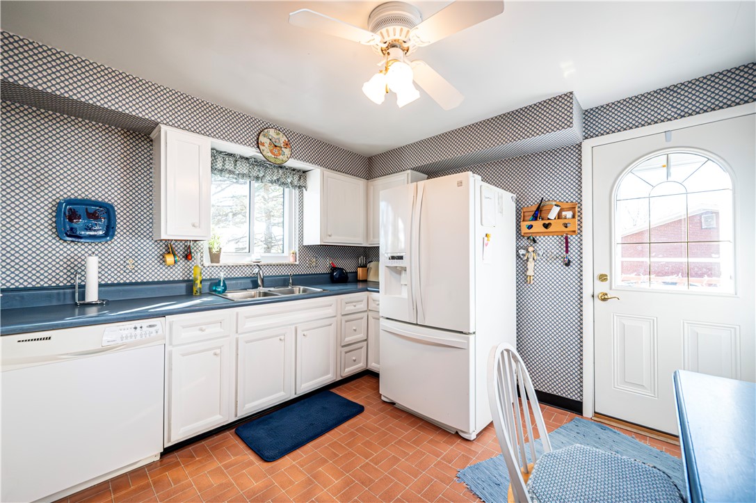 Greensburg, Pennsylvania 15601, United States, 4 Bedrooms Bedrooms, ,2 BathroomsBathrooms,Residential,Contingent,113011