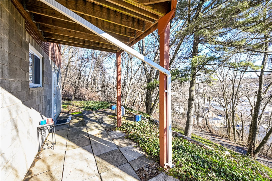 Greensburg, Pennsylvania 15601, United States, 4 Bedrooms Bedrooms, ,2 BathroomsBathrooms,Residential,Contingent,113011