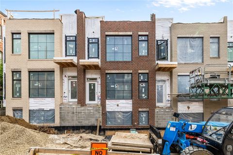 Homes For Sale - 240 44th Street St<br/> Lawrenceville, PA 15201