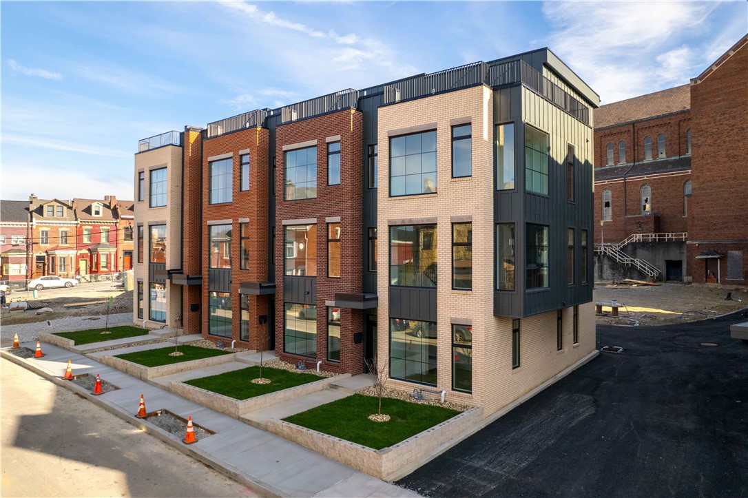 Pittsburgh, Pennsylvania, 15201, United States, 4 Bedrooms Bedrooms, ,5 BathroomsBathrooms,Residential,Active,1844542
