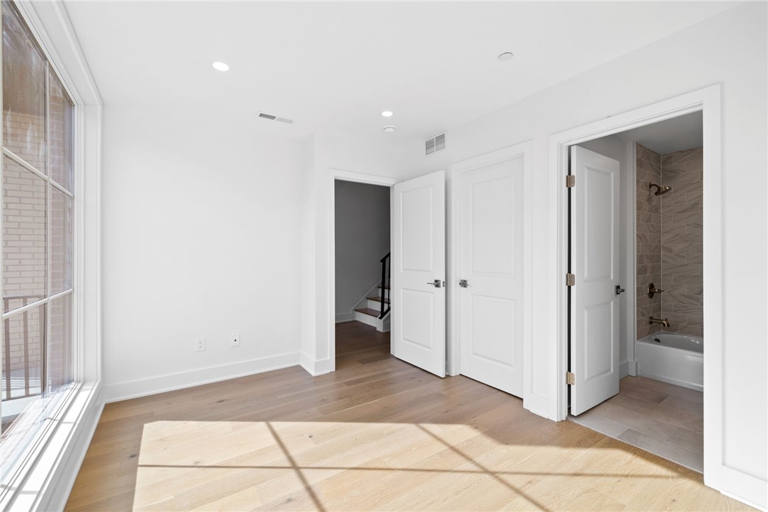 Pittsburgh, Pennsylvania, 15201, United States, 4 Bedrooms Bedrooms, ,5 BathroomsBathrooms,Residential,Active,1844542