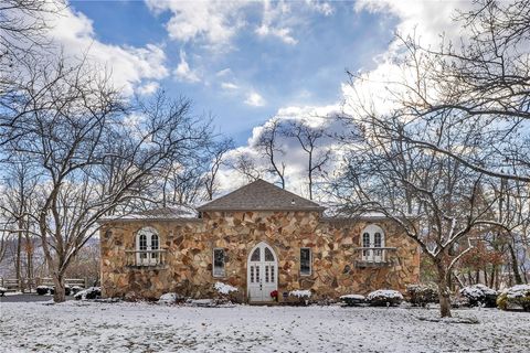 169 Woodshire Dr O'Hara PA 15215