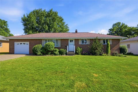 Photo of 180 Koehler Dr, Sharpsville, PA 16150 (MLS # 1761999)