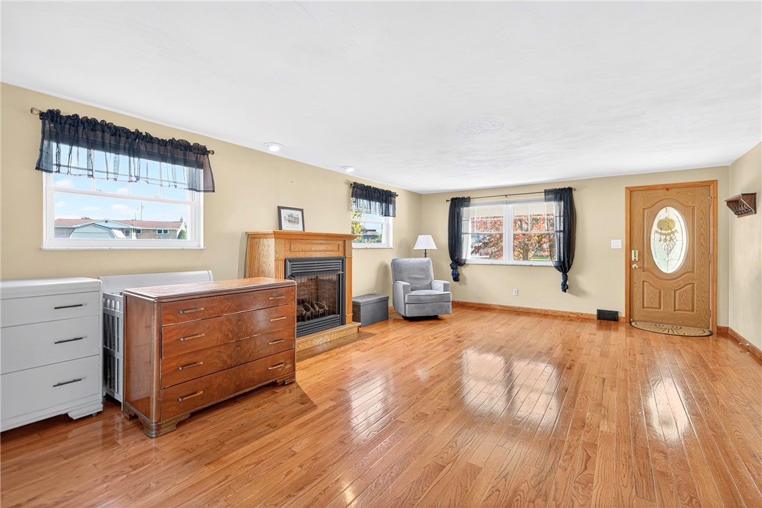 Delmont, Pennsylvania 15626, United States, 3 Bedrooms Bedrooms, ,3 BathroomsBathrooms,Residential,Contingent,224793