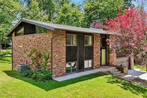 Photo of 2772 Clearview Rd, Allison Park, PA 15101 (MLS # 1757516)