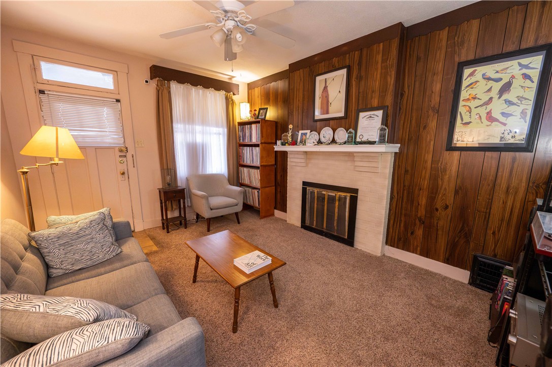 McKees Rocks, Pennsylvania 15136, United States, 2 Bedrooms Bedrooms, ,1 BathroomBathrooms,Residential,Active,224156