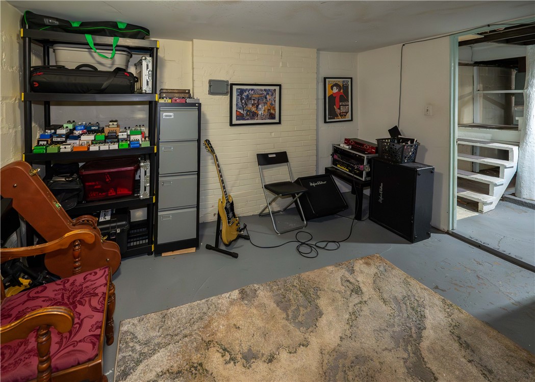 McKees Rocks, Pennsylvania 15136, United States, 2 Bedrooms Bedrooms, ,1 BathroomBathrooms,Residential,Active,224156