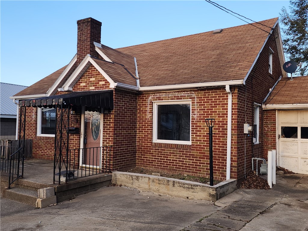 211 S Washington St, Masontown, Pennsylvania image 2