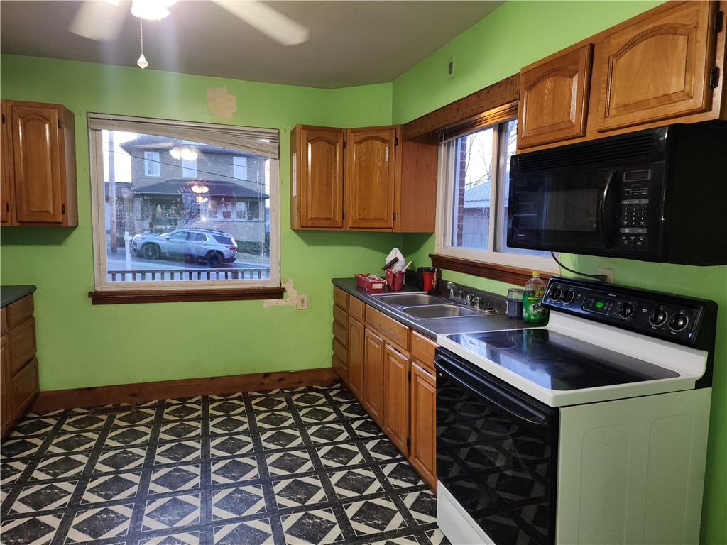211 S Washington St, Masontown, Pennsylvania image 11