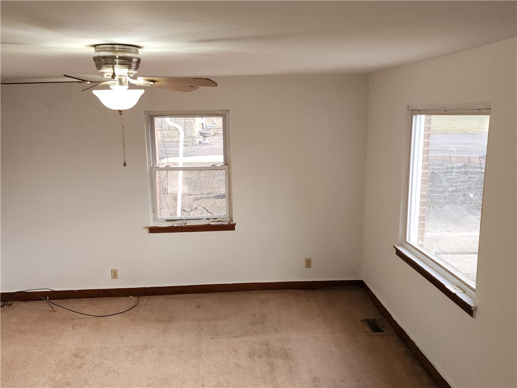 211 S Washington St, Masontown, Pennsylvania image 5