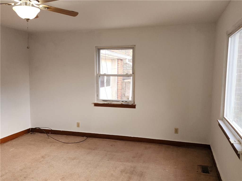211 S Washington St, Masontown, Pennsylvania image 4