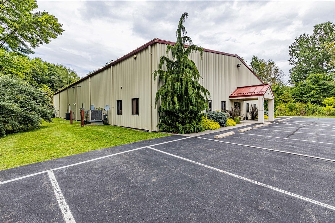 703 Commerce Ave