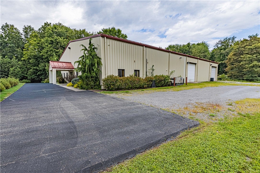 703 Commerce Ave