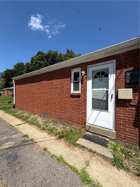 Apartment For Rent - 1 Penn Ridge Ct Ct #19<br/> Penn Hills, PA 15235