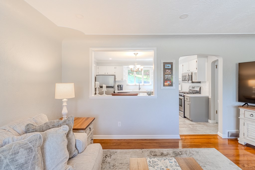 N Versailles, Pennsylvania 15137, United States, 4 Bedrooms Bedrooms, ,2 BathroomsBathrooms,Residential,Contingent,193690