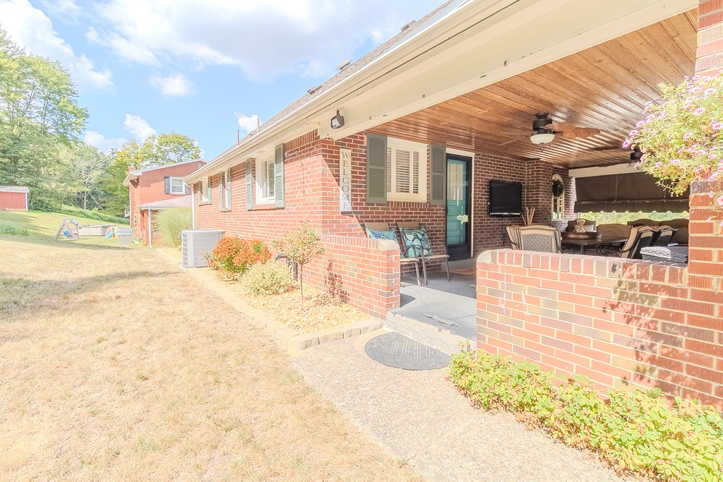 N Versailles, Pennsylvania 15137, United States, 4 Bedrooms Bedrooms, ,2 BathroomsBathrooms,Residential,Contingent,193690