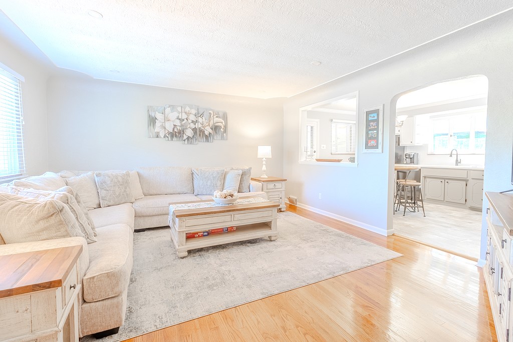 N Versailles, Pennsylvania 15137, United States, 4 Bedrooms Bedrooms, ,2 BathroomsBathrooms,Residential,Contingent,193690