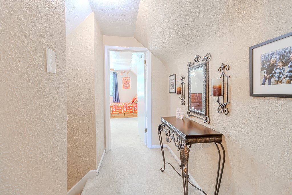 N Versailles, Pennsylvania 15137, United States, 4 Bedrooms Bedrooms, ,2 BathroomsBathrooms,Residential,Contingent,193690