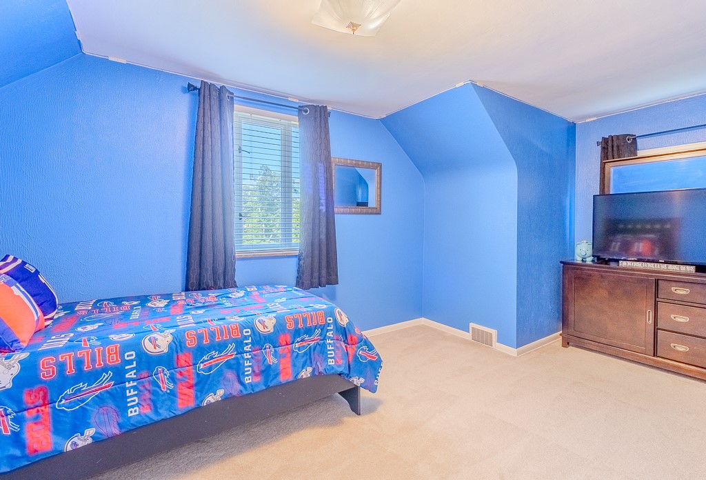 N Versailles, Pennsylvania 15137, United States, 4 Bedrooms Bedrooms, ,2 BathroomsBathrooms,Residential,Contingent,193690