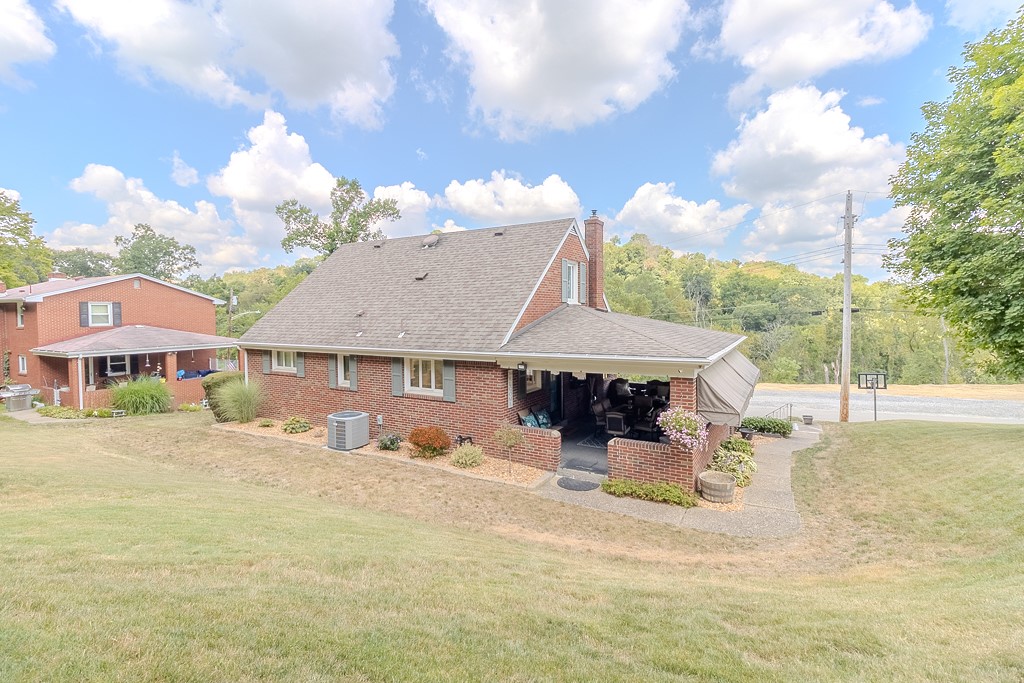 N Versailles, Pennsylvania 15137, United States, 4 Bedrooms Bedrooms, ,2 BathroomsBathrooms,Residential,Contingent,193690