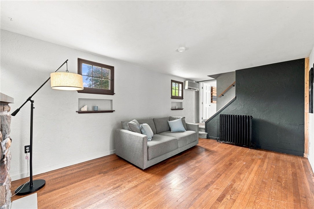 2014 Hulton Road