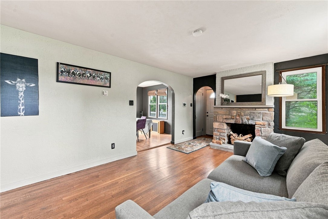 2014 Hulton Road