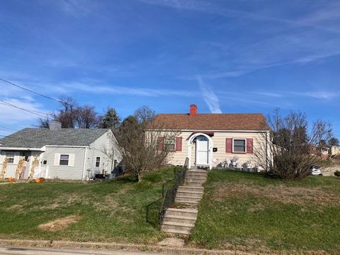 Photo of 121 Pennsylvania, Monessen, PA 15062 (MLS # 1732240)