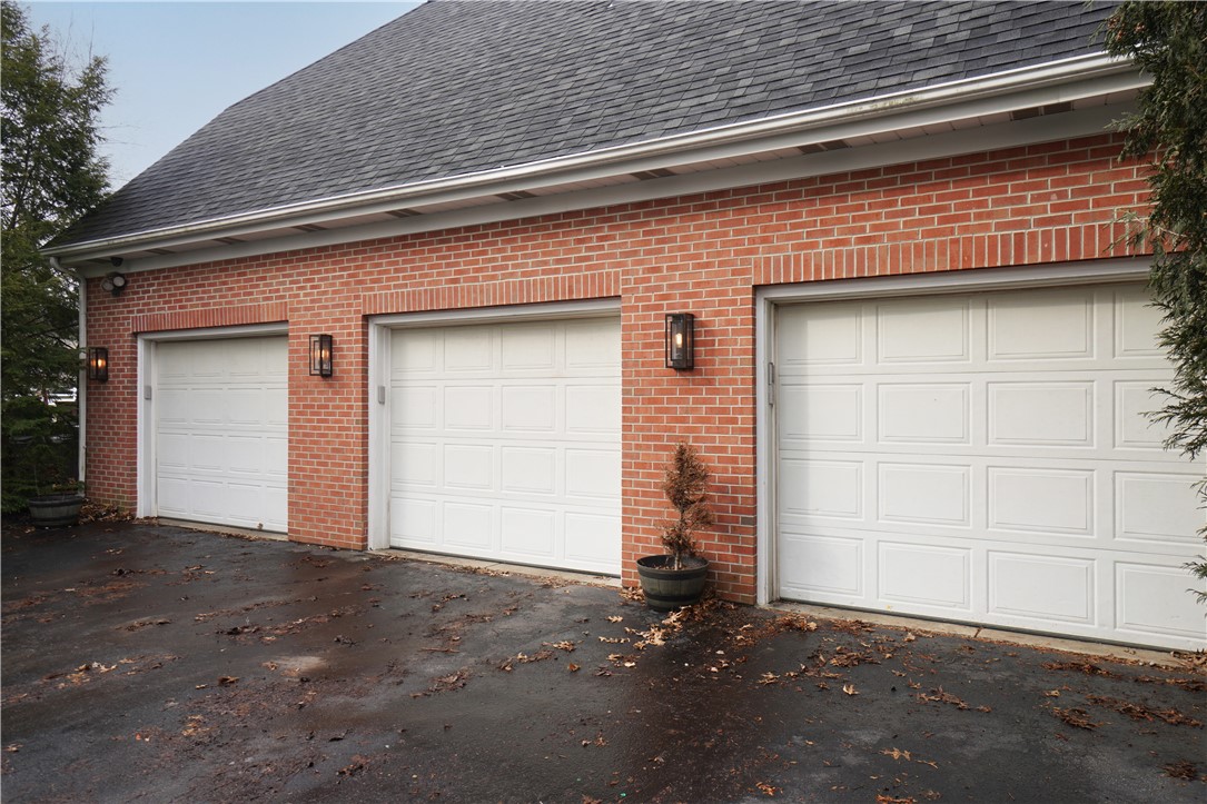 4596 Whippoorwill Dr Dr, Hermitage, Pennsylvania image 3