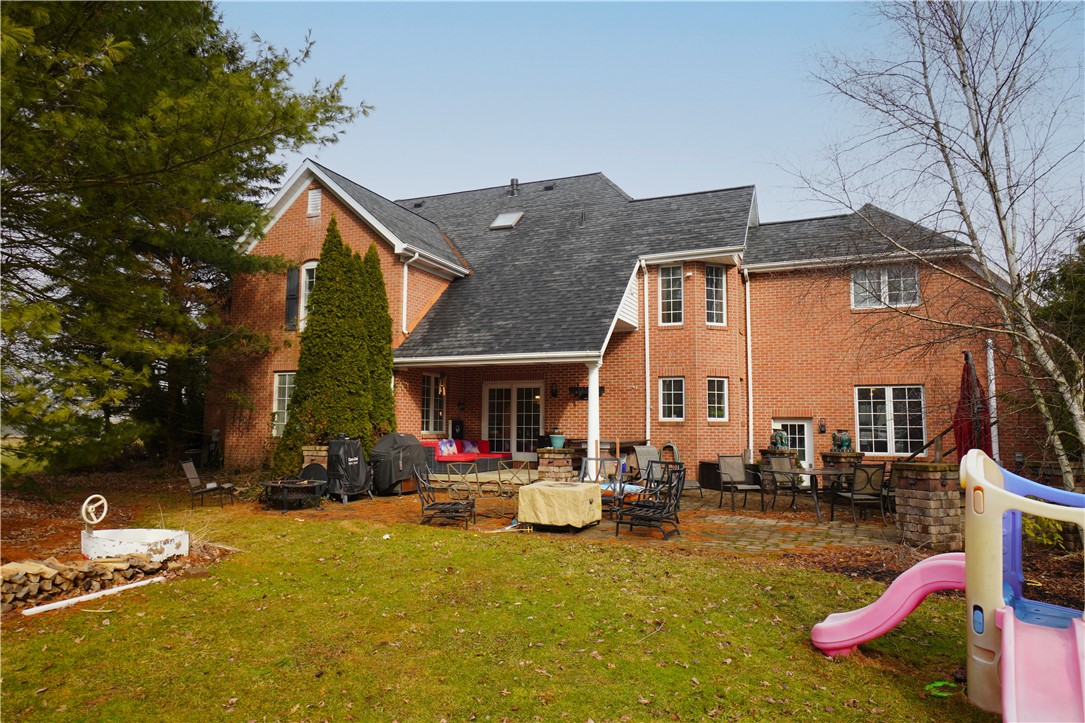 4596 Whippoorwill Dr Dr, Hermitage, Pennsylvania image 2