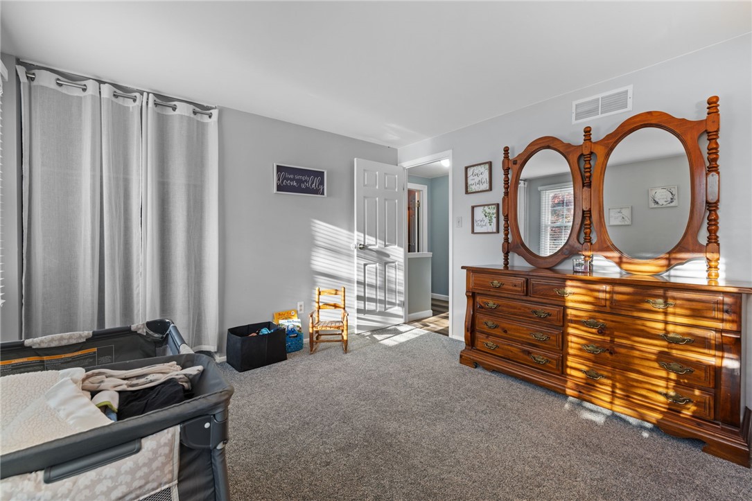 Coraopolis, Pennsylvania 15108, United States, 5 Bedrooms Bedrooms, ,3 BathroomsBathrooms,Residential,Active,232919