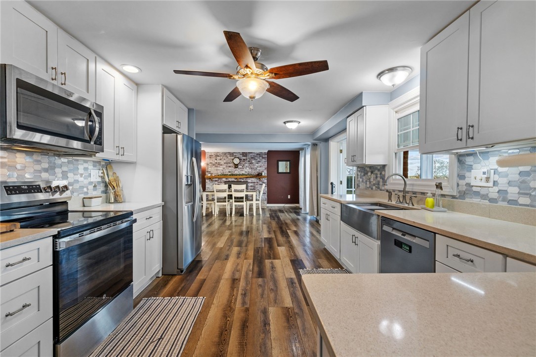 Coraopolis, Pennsylvania 15108, United States, 5 Bedrooms Bedrooms, ,3 BathroomsBathrooms,Residential,Active,232919