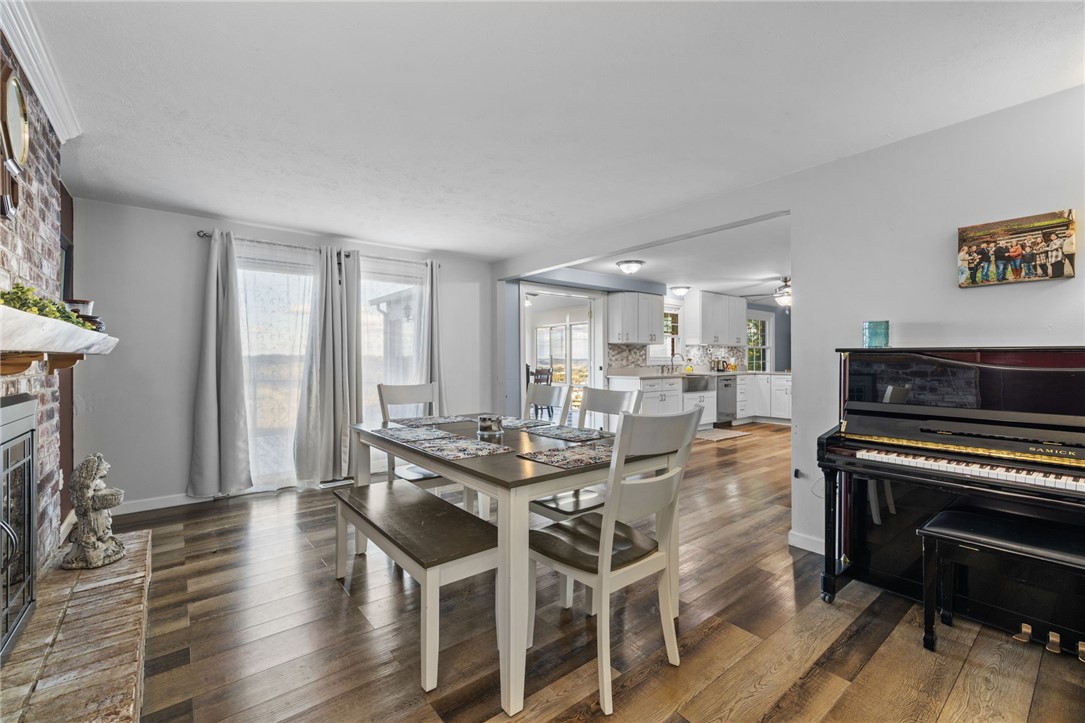 Coraopolis, Pennsylvania 15108, United States, 5 Bedrooms Bedrooms, ,3 BathroomsBathrooms,Residential,Active,232919