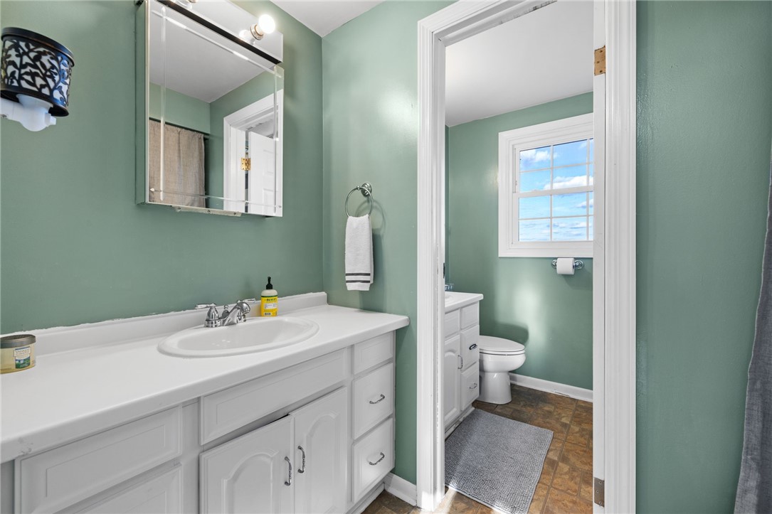 Coraopolis, Pennsylvania 15108, United States, 5 Bedrooms Bedrooms, ,3 BathroomsBathrooms,Residential,Active,232919