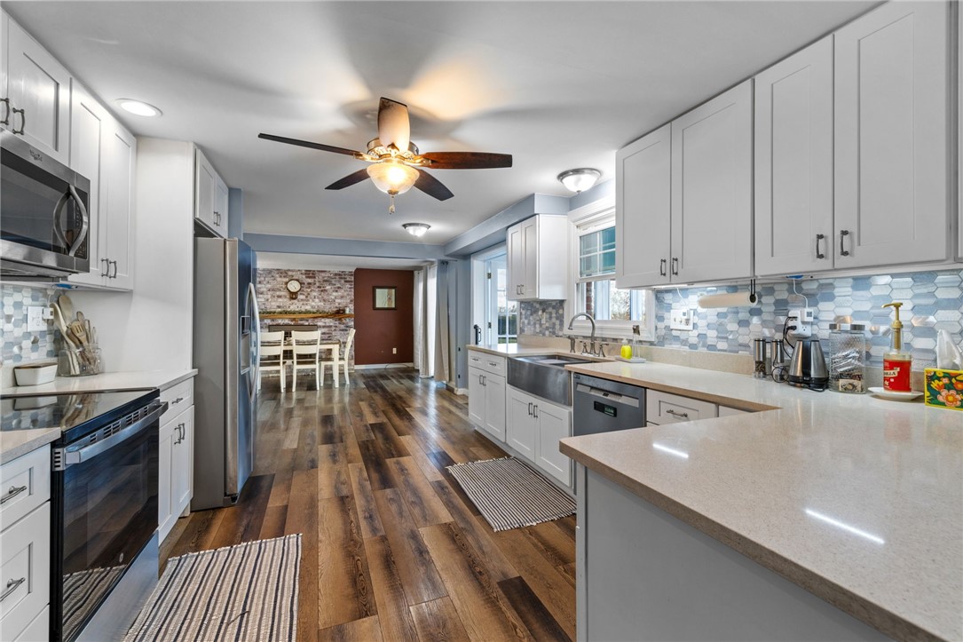 Coraopolis, Pennsylvania 15108, United States, 5 Bedrooms Bedrooms, ,3 BathroomsBathrooms,Residential,Active,232919