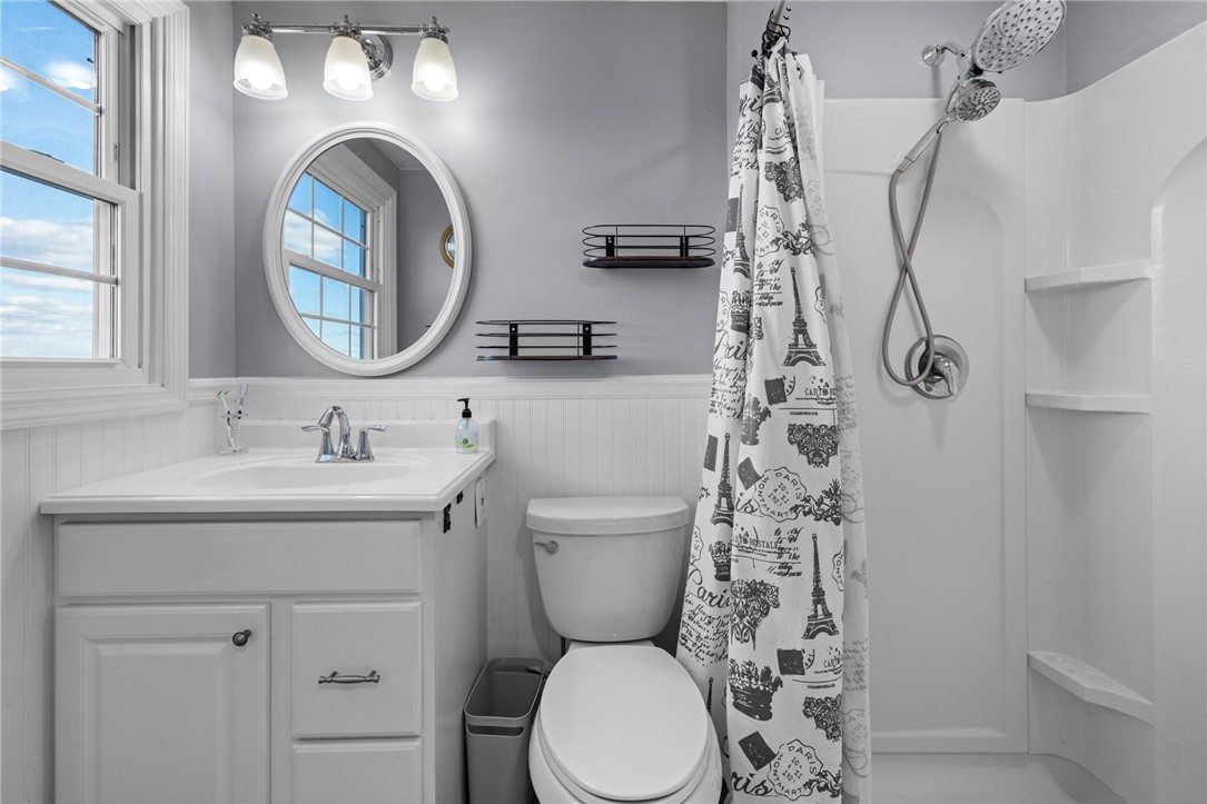 Coraopolis, Pennsylvania 15108, United States, 5 Bedrooms Bedrooms, ,3 BathroomsBathrooms,Residential,Active,232919