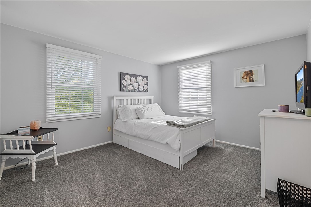 Coraopolis, Pennsylvania 15108, United States, 5 Bedrooms Bedrooms, ,3 BathroomsBathrooms,Residential,Active,232919