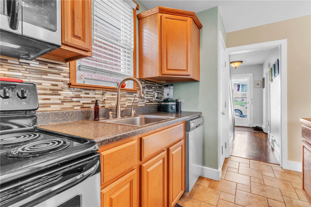 Dormont, Pennsylvania 15216, United States, 3 Bedrooms Bedrooms, ,1 BathroomBathrooms,Residential,Contingent,186879